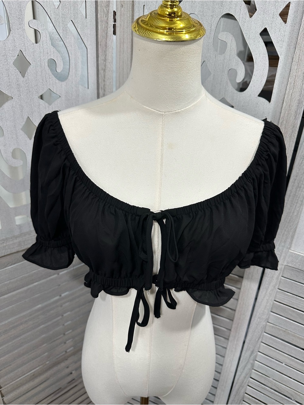 Active USA Black Tie-Front Puff Sleeve Crop Top size M